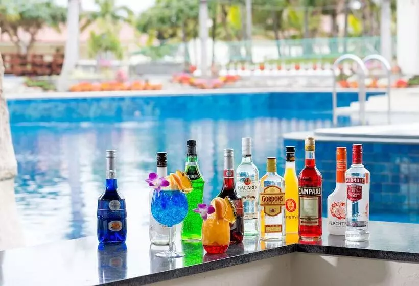 Kanucha Bay Hotel & Villas