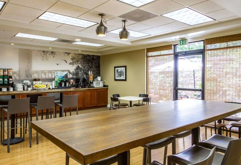 Med Park, Ascend Hotel Collection