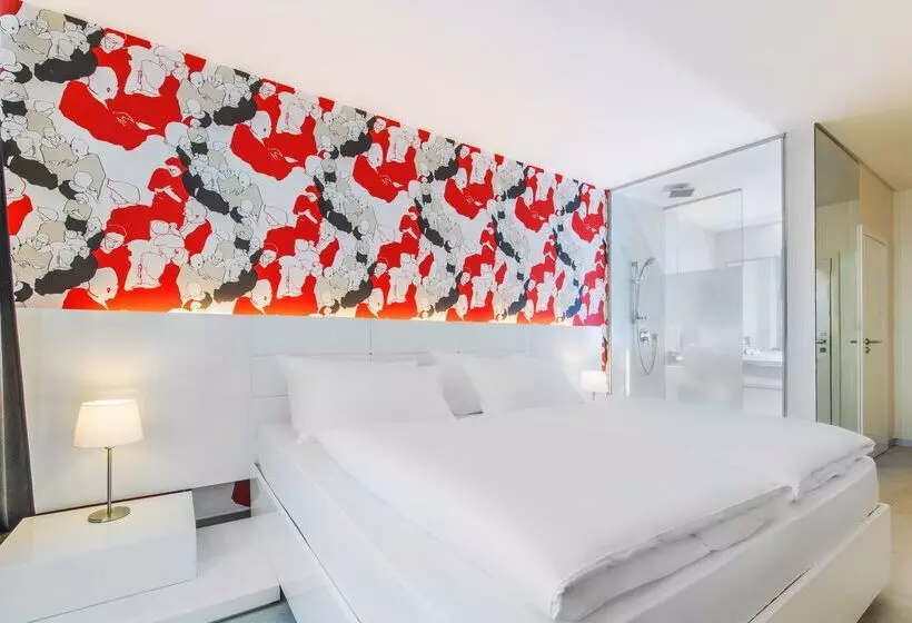 هتل NH Bratislava Gate One