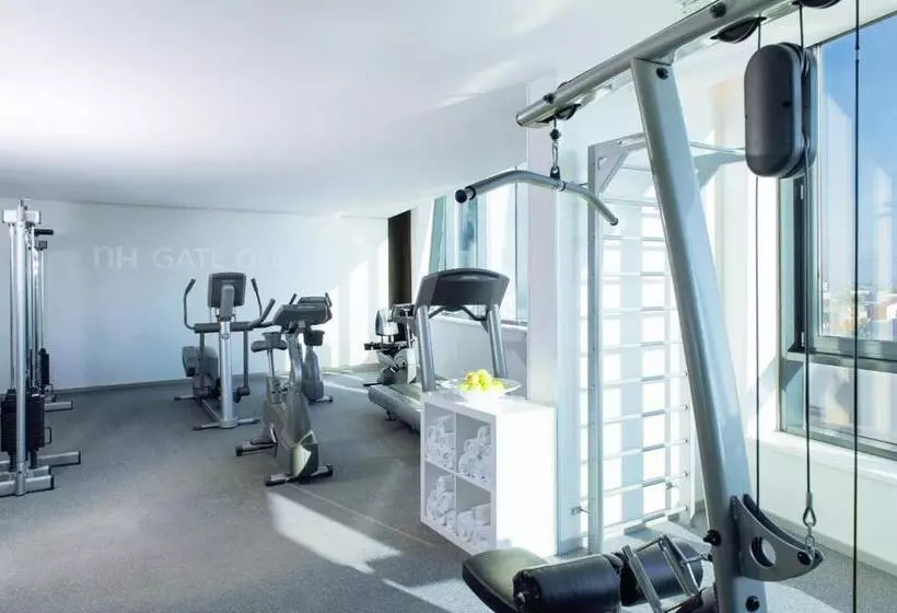 هتل NH Bratislava Gate One