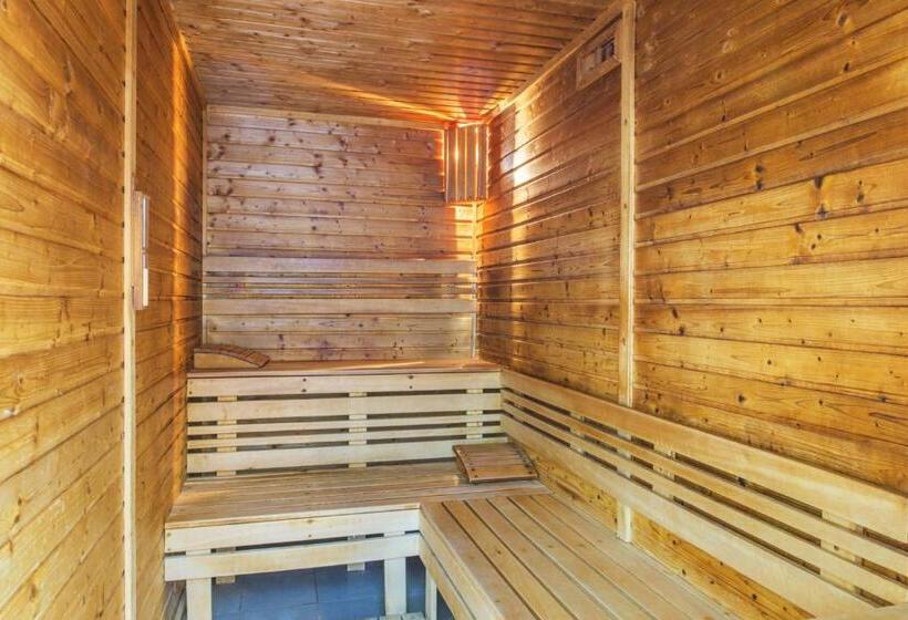 호텔 NH Bratislava Gate One