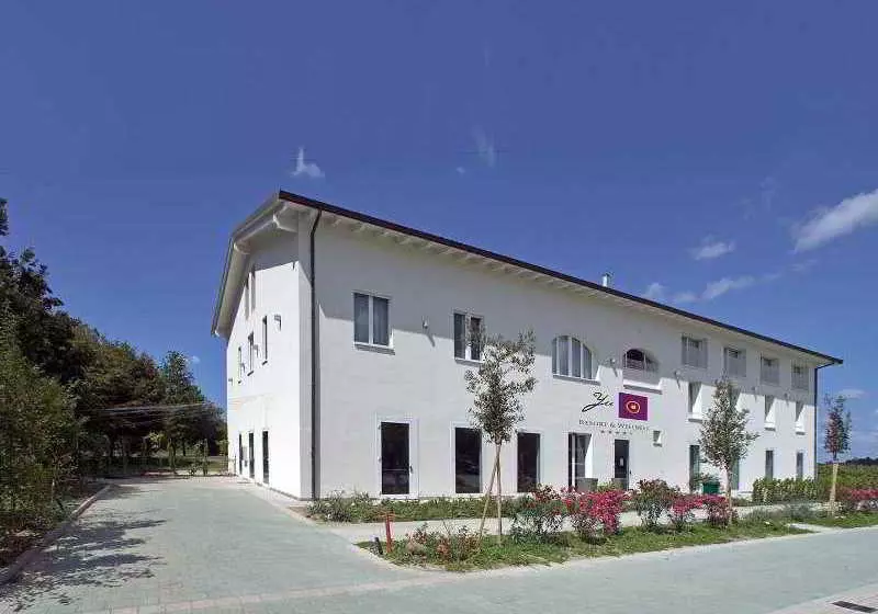 Resort Jacaranda & Wellness