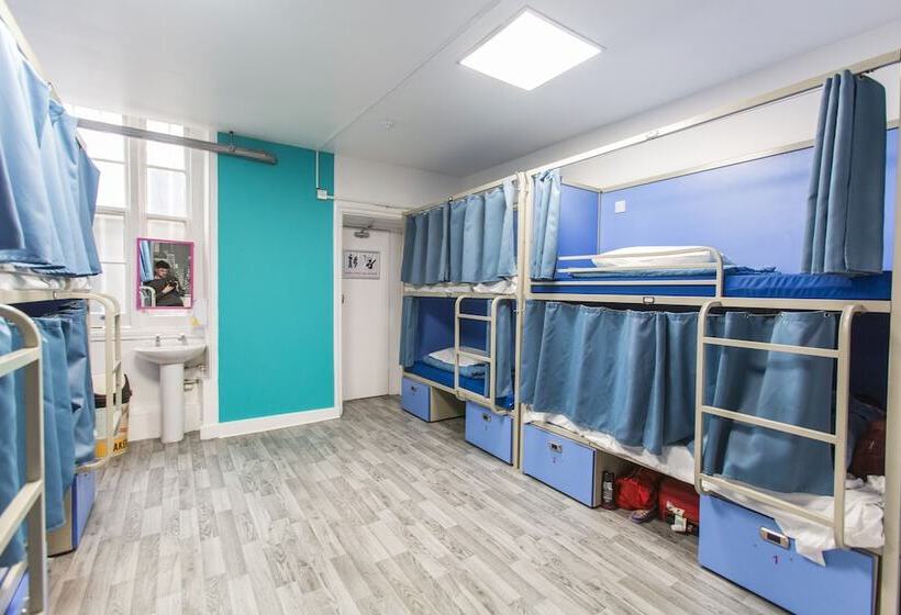 Smart Hyde Park Inn Hostel