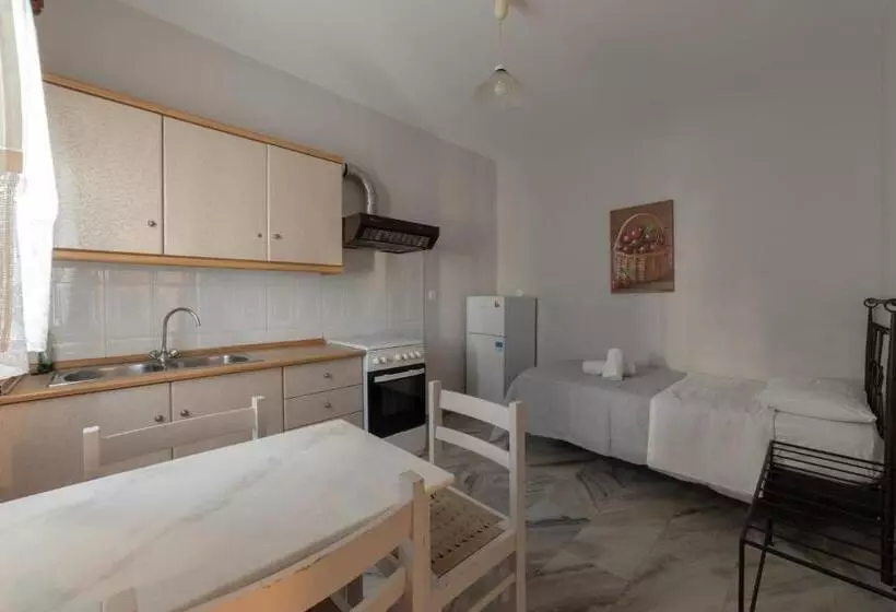 Aphrodite Hotel & Apartments