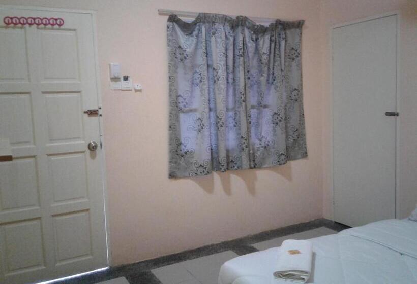 בית מלון כפרי Hornbill Resort Pulau Pangkor