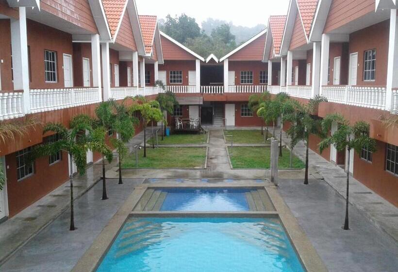 בית מלון כפרי Hornbill Resort Pulau Pangkor