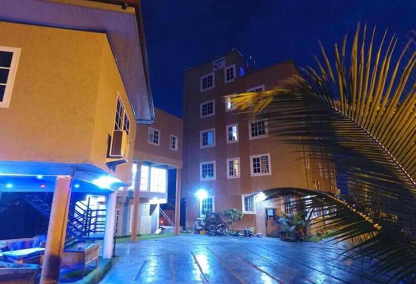 בית מלון כפרי Plus 33