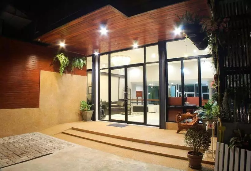 هتل S'prima Hostel