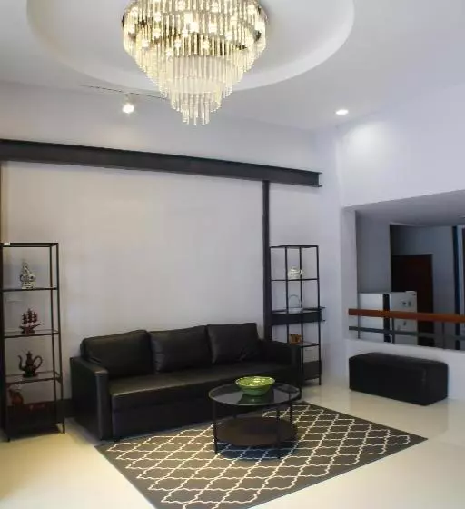 هتل S'prima Hostel