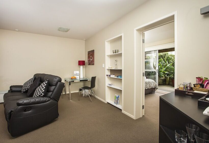 Отель Tahi Lodge Matakana Coast