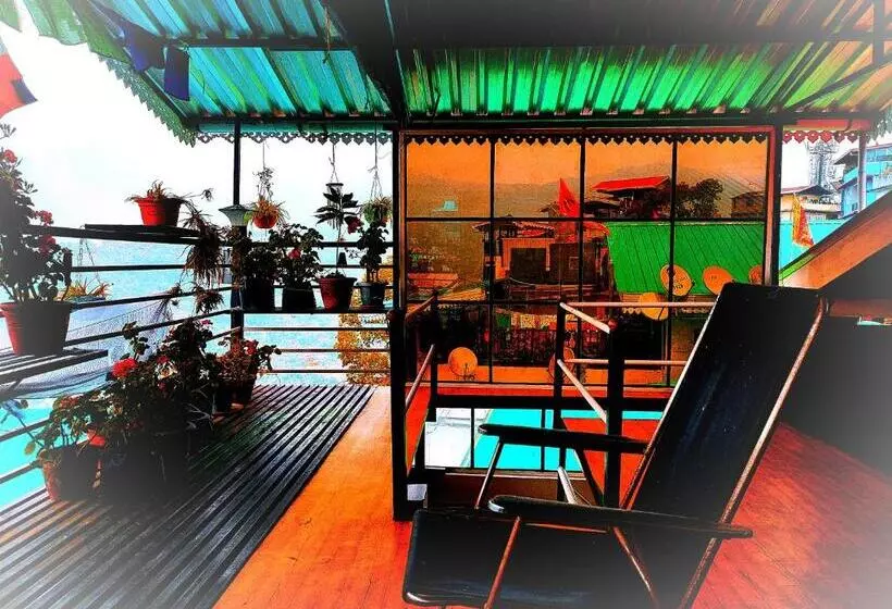 تختخواب و صبحانه Esses House A Luxury Homestay And Service Apartment