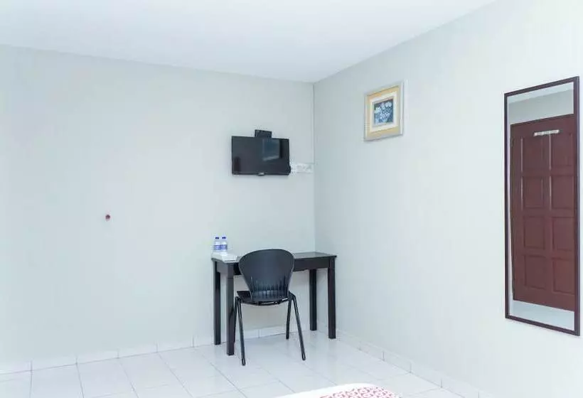 ホテル Oyo 90338 Prima Saujana Budget