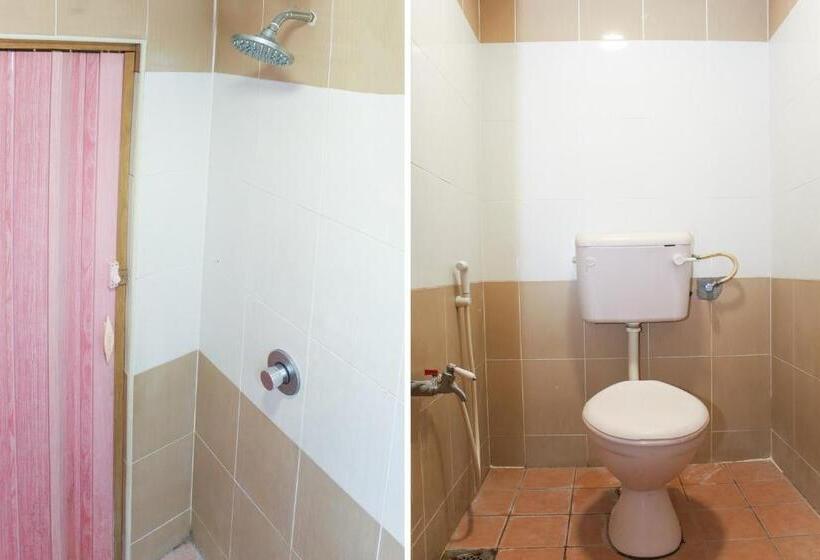 ホテル Oyo 90338 Prima Saujana Budget