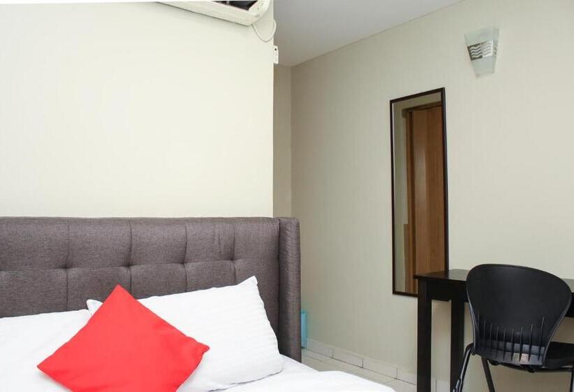 ホテル Oyo 90338 Prima Saujana Budget