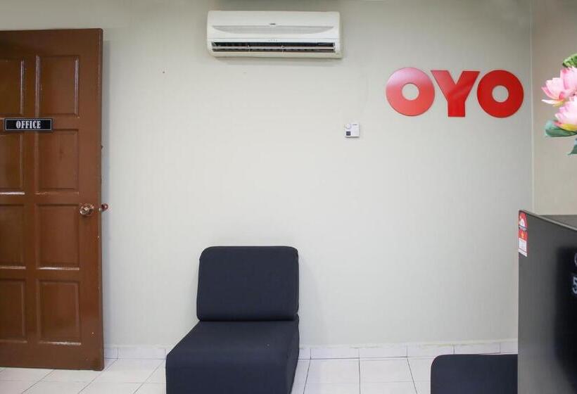 ホテル Oyo 90338 Prima Saujana Budget