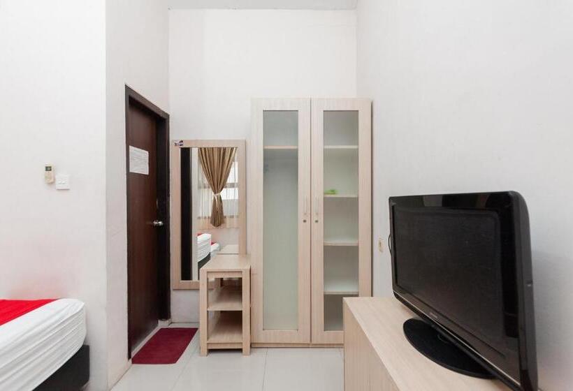 בית מלון כפרי Reddoorz Syariah Near Banda Aceh Convention Hall