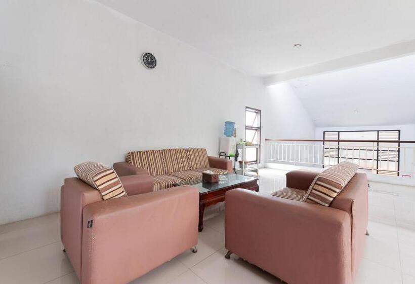 בית מלון כפרי Reddoorz Syariah Near Banda Aceh Convention Hall