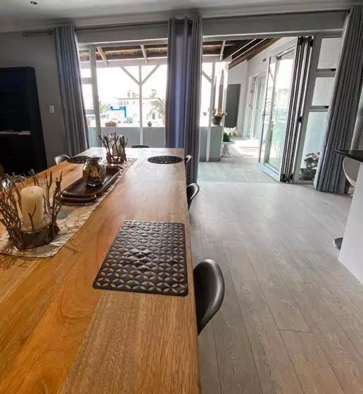 پانسیون The Penthouse