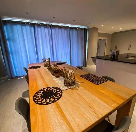 پانسیون The Penthouse