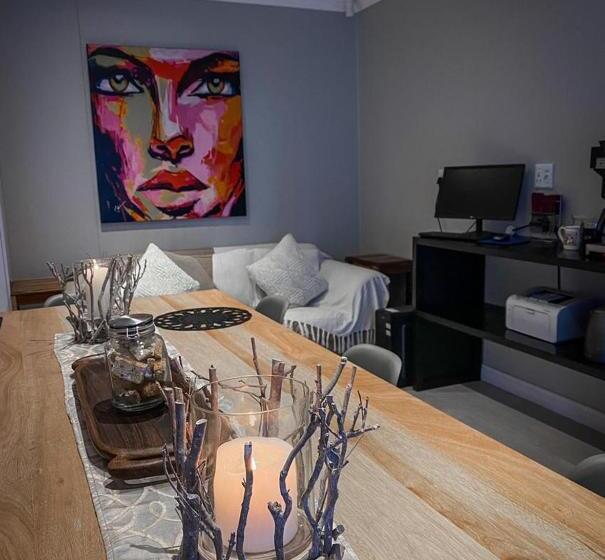 پانسیون The Penthouse