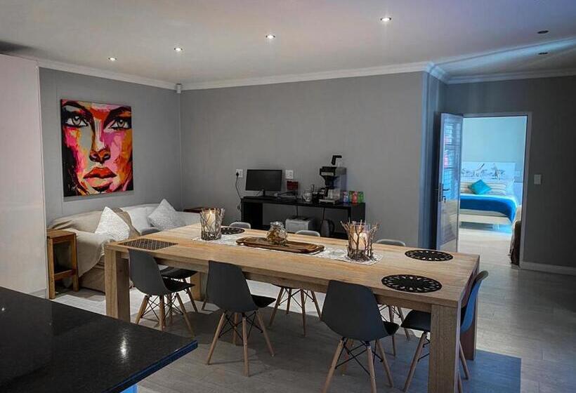 پانسیون The Penthouse