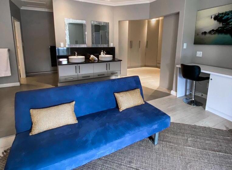 پانسیون The Penthouse