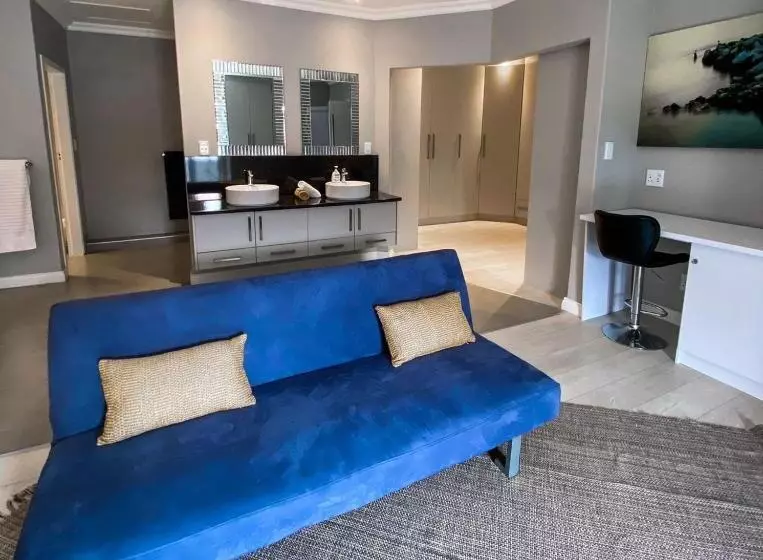 پانسیون The Penthouse