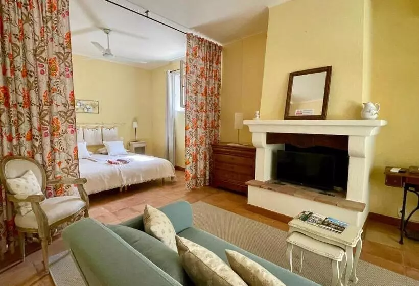 Aamiaismajoitus (B&B) Villa Velleron