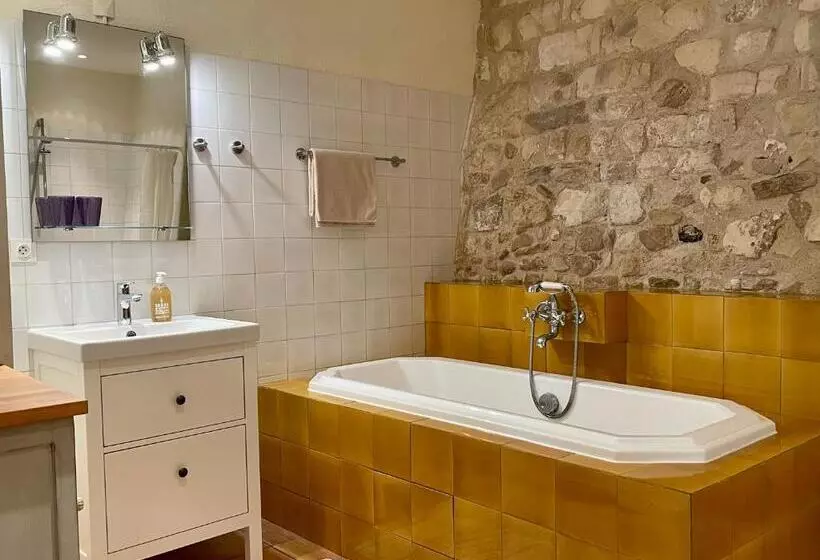 Aamiaismajoitus (B&B) Villa Velleron