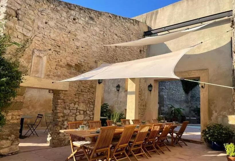 Aamiaismajoitus (B&B) Villa Velleron