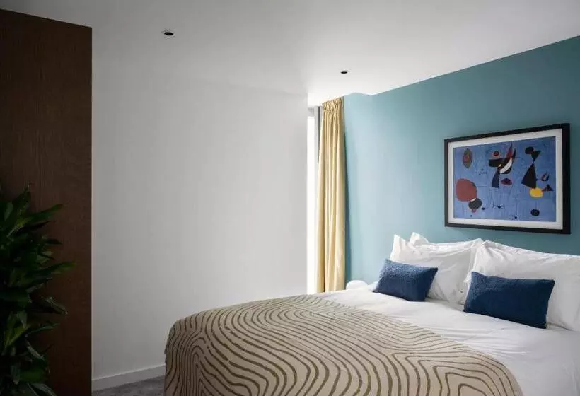 Cove Landmark Pinnacle