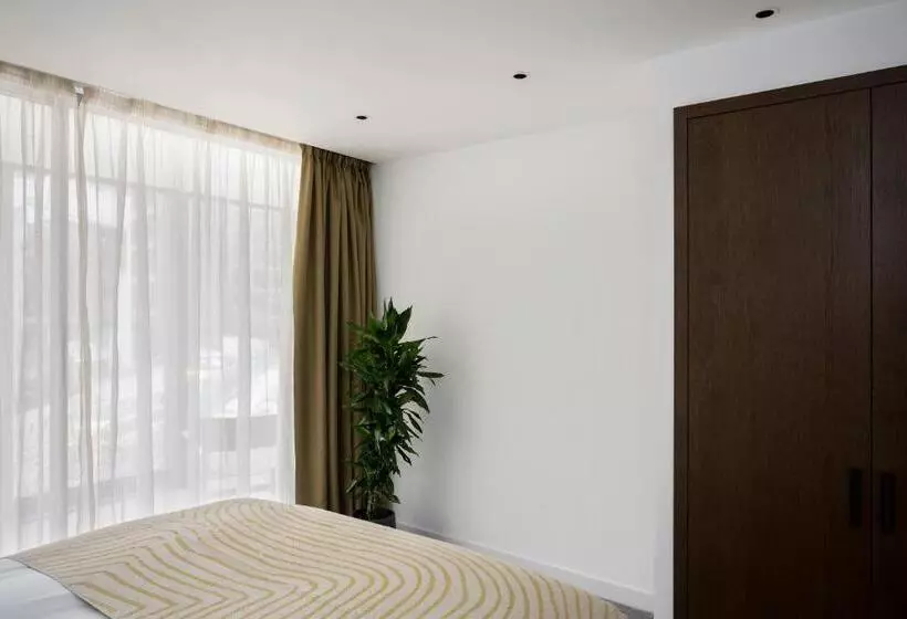 Cove Landmark Pinnacle