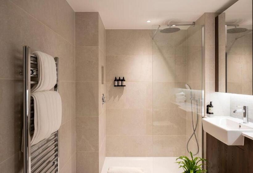 Cove Landmark Pinnacle