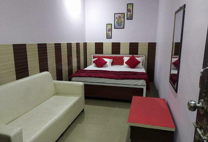 호텔 Oyo 82476 Royal Garden