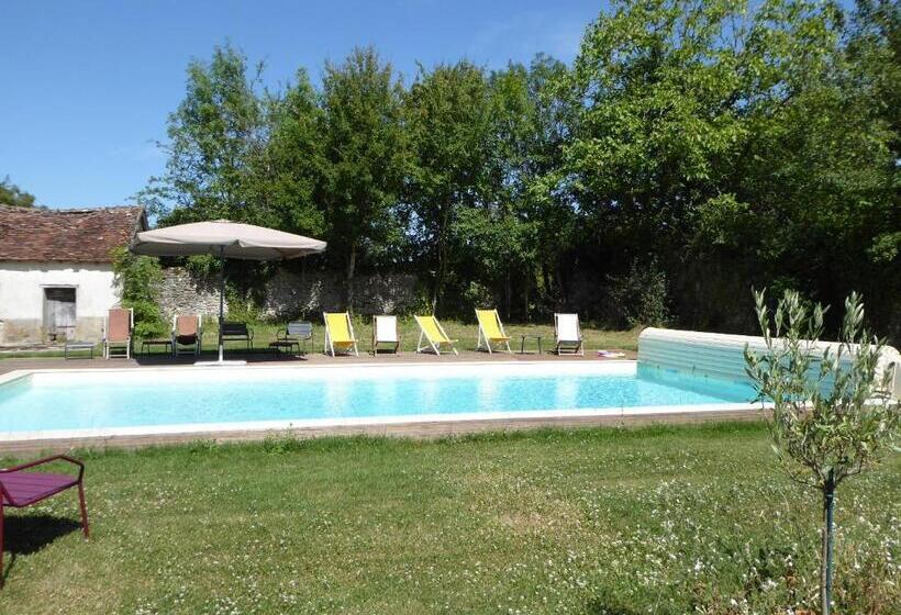 Pensiune Les écolodges Du Château De Charnizay