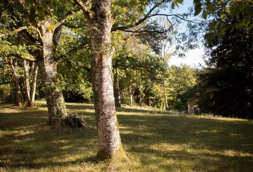 Majatalo Les écolodges Du Château De Charnizay