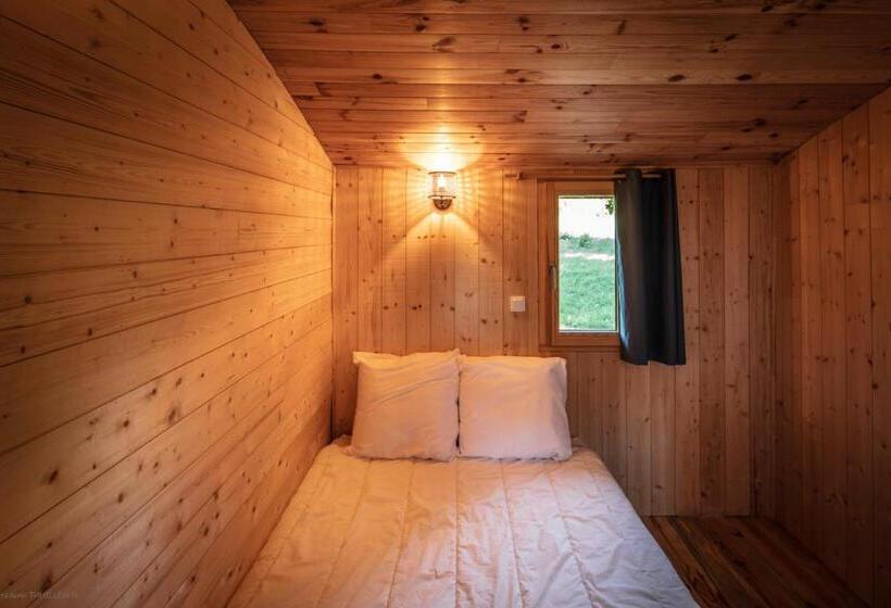 Pensiune Les écolodges Du Château De Charnizay