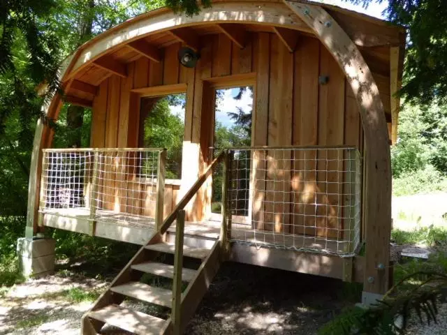 Majatalo Les écolodges Du Château De Charnizay