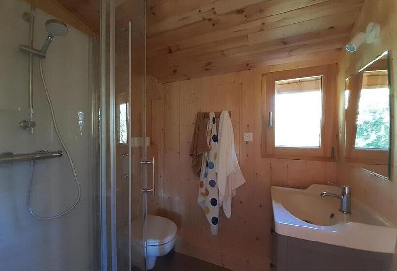 Pensiune Les écolodges Du Château De Charnizay