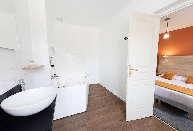 Hotel Logis Hostellerie Du Marche