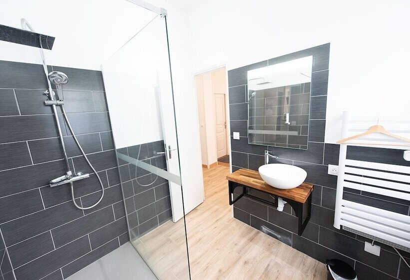 Hotel Logis Hostellerie Du Marche