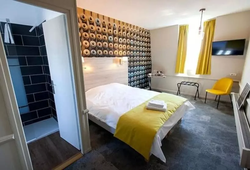 هتل Logis Hostellerie Du Marche
