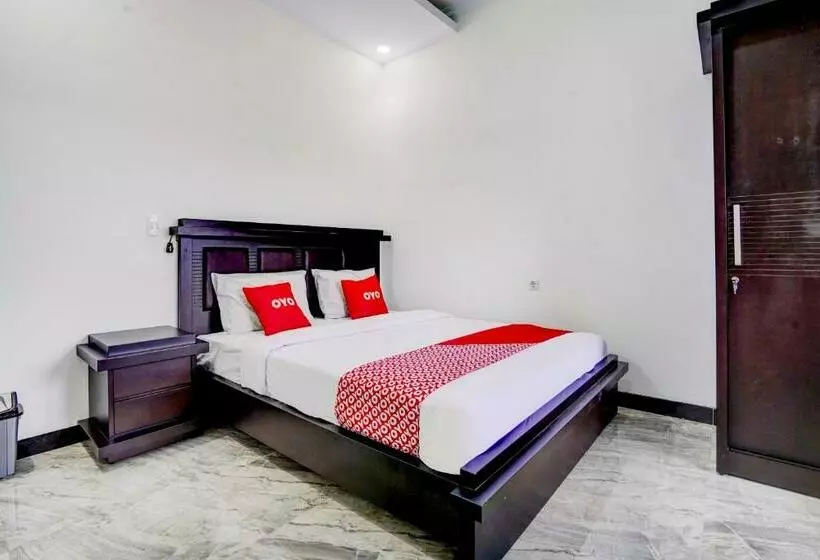 Hotel Oyo 90666 Ratu Pesona