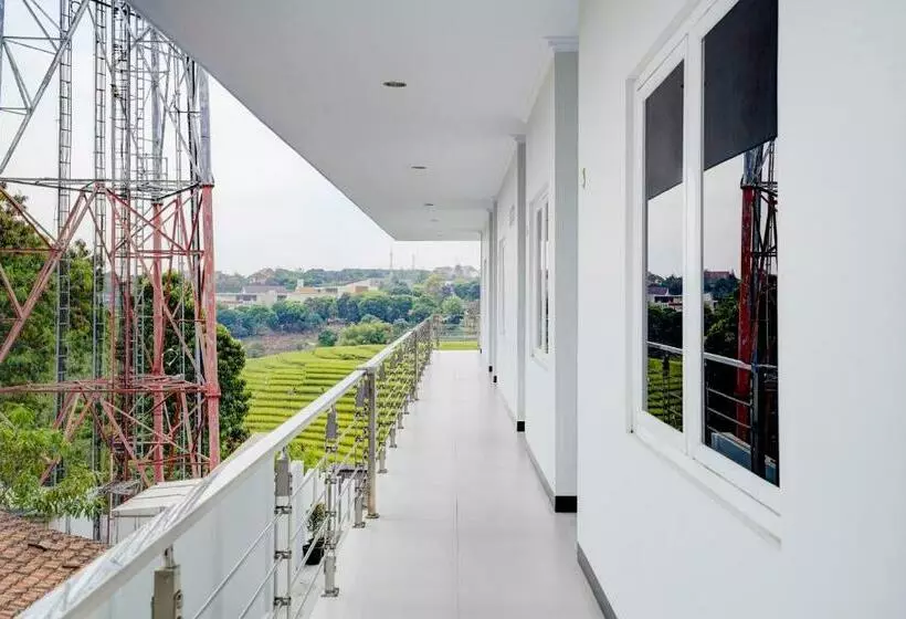 Hotel Oyo 90666 Ratu Pesona