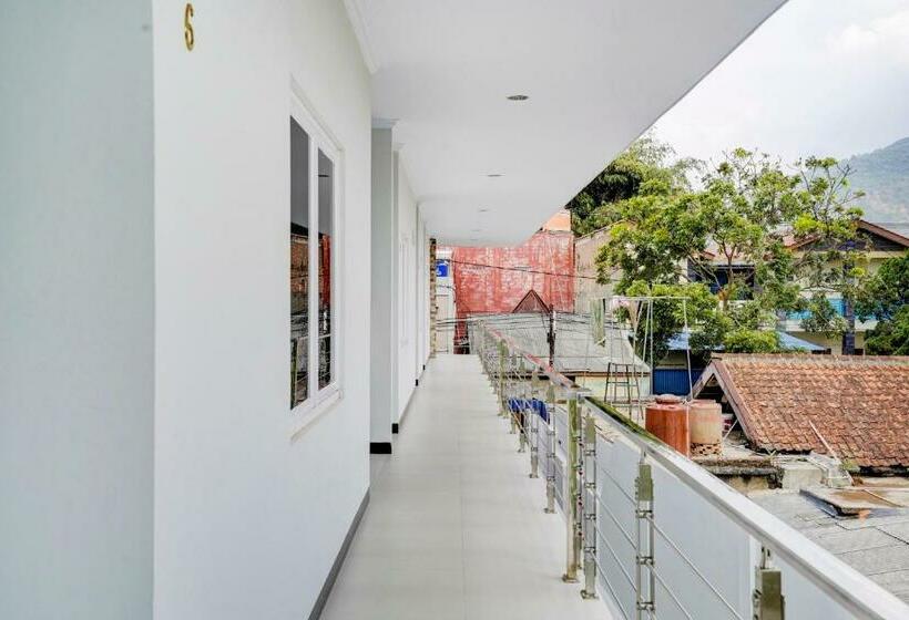 فندق Oyo 90666 Ratu Pesona