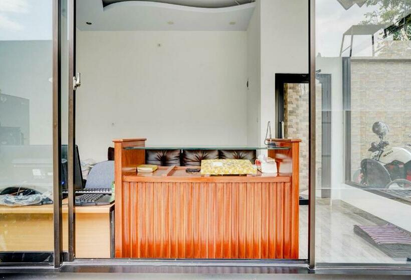 فندق Oyo 90666 Ratu Pesona