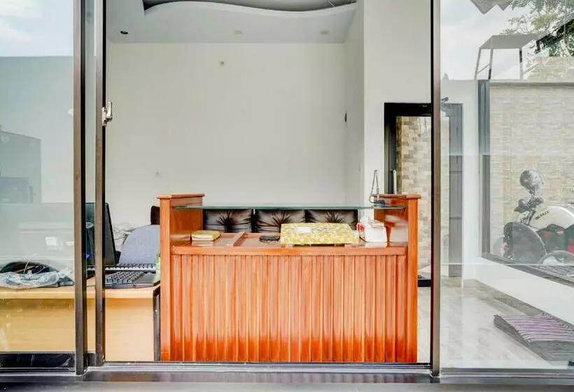 Hotel Oyo 90666 Ratu Pesona