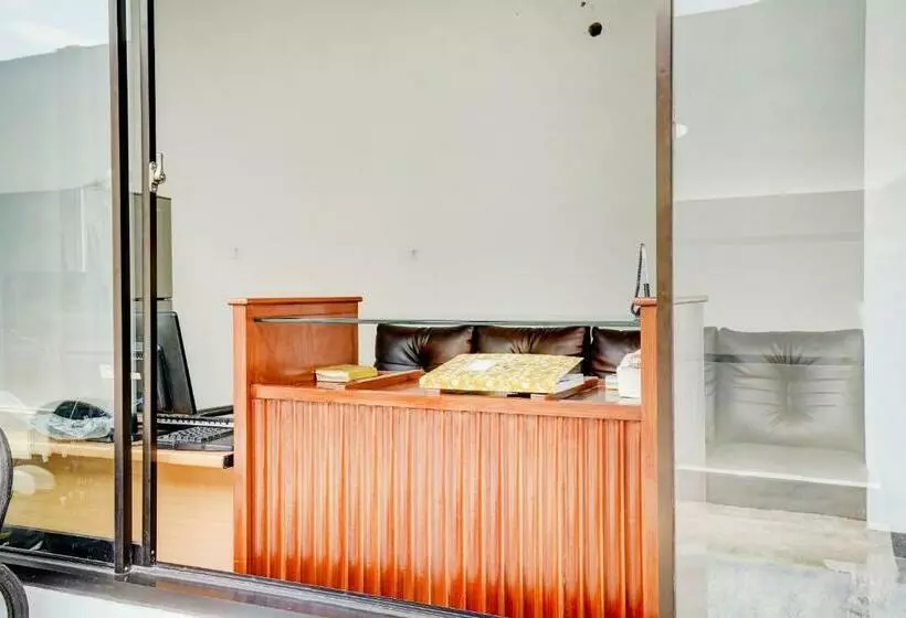 Hotel Oyo 90666 Ratu Pesona