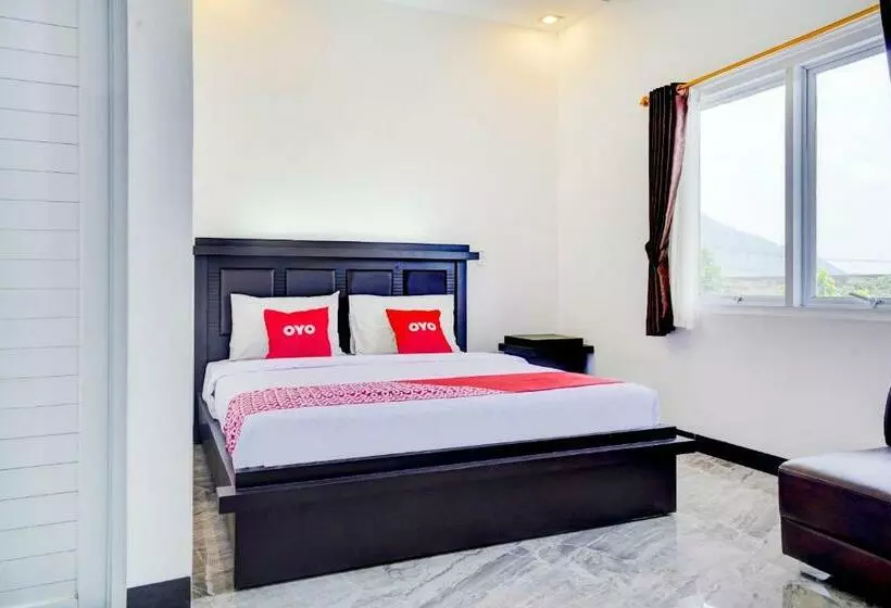 Hotel Oyo 90666 Ratu Pesona