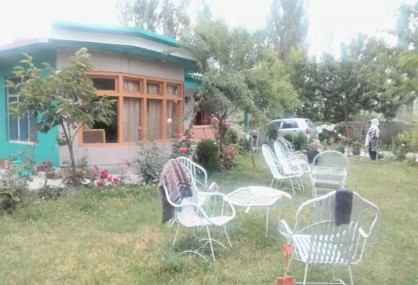 پانسیون Ilyasin Guest House